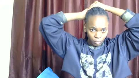 Snapshot of petitevixenn chatting on July 2026 11:28:01 AM petitevixenn online show from July 2026 11:28:01 AM