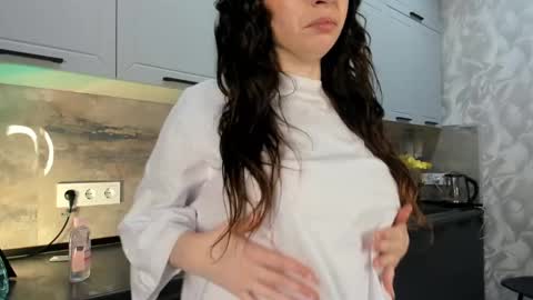 Emma online show from December 2024 04:25:01 PM