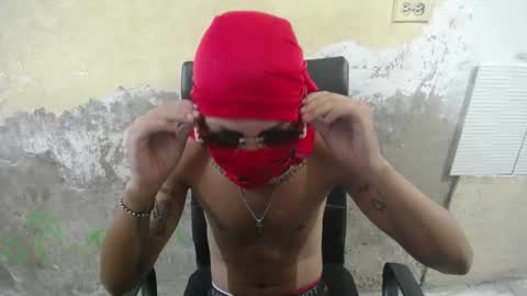 petty_boy777 online show from December 2025 12:24:02 PM