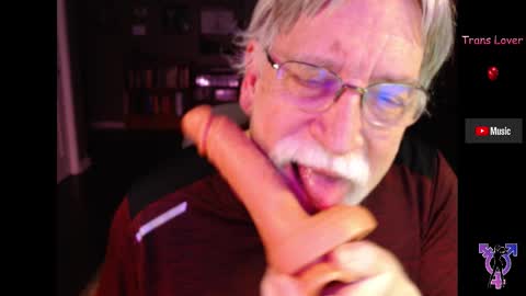 Snapshot of pghk2000 chatting on February 2025 02:15:02 AM George online show from February 2025 02:15:02 AM