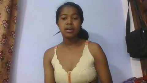 phania185885 online show from April 2026 07:45:01 AM