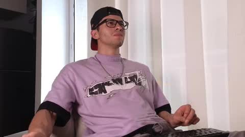 phantom_bigger1 online show from September 2025 01:03:01 PM