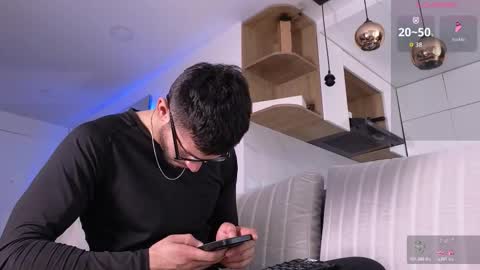 phantom_bigger1 online show from October 2025 01:46:02 PM