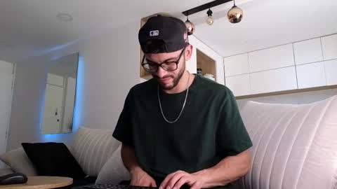 phantom_bigger1 online show from November 2025 02:30:01 PM