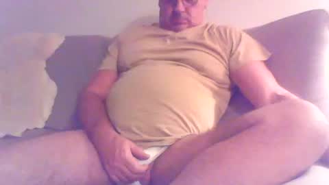 Snapshot of phil279 chatting on September 2025 07:50:02 PM Phil online show from September 2025 07:50:02 PM