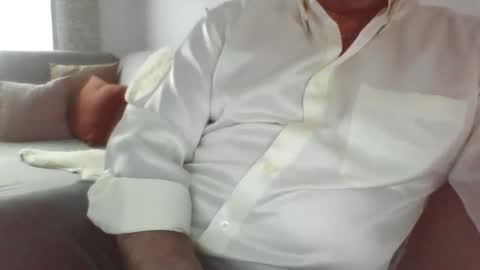 Snapshot of phil279 chatting on November 2025 10:06:02 AM Phil online show from November 2025 10:06:02 AM