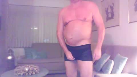 Snapshot of phil279 chatting on December 2025 06:39:01 PM Phil online show from December 2025 06:39:01 PM