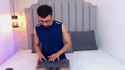 Snapshot of philip_collins chatting on May 2026 02:07:02 AM Milo online show from May 2026 02:07:02 AM