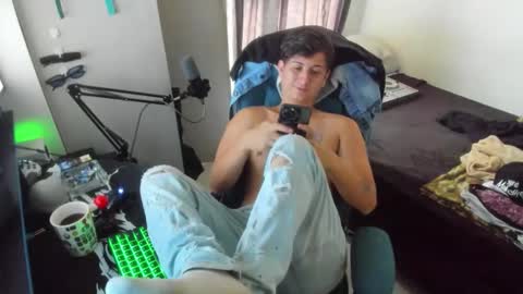 Snapshot of philip_dj chatting on February 2026 12:01:01 PM philip_dj online show from February 2026 12:01:01 PM