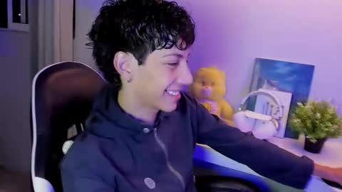 Snapshot of philipe_moonlight_ chatting on September 2025 05:30:01 AM Phil. INDEPENDENT MODEL online show from September 2025 05:30:01 AM