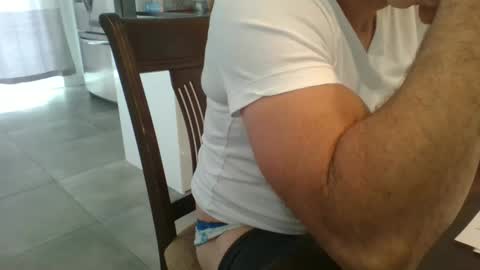 Snapshot of philouuuuu chatting on January 2026 04:22:01 PM philouuuuu online show from January 2026 04:22:01 PM