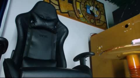 phlilloyhighclouds online show from March 2026 03:40:01 PM