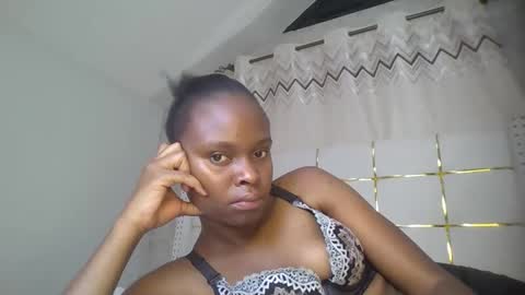 Snapshot of phoebe015 chatting on February 2026 07:30:02 PM phoebe online show from February 2026 07:30:02 PM