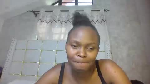 Snapshot of phoebe015 chatting on February 2026 06:26:01 AM phoebe online show from February 2026 06:26:01 AM