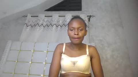 Snapshot of phoebe015 chatting on February 2026 11:06:01 PM phoebe online show from February 2026 11:06:01 PM