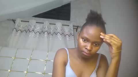 Snapshot of phoebe015 chatting on February 2026 07:46:01 PM phoebe online show from February 2026 07:46:01 PM