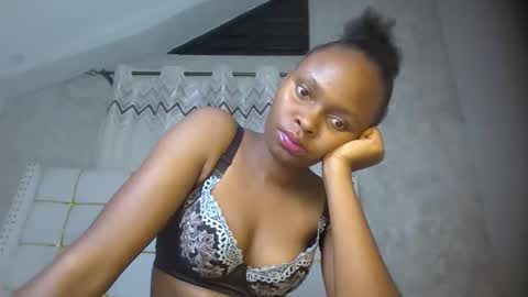 Snapshot of phoebe015 chatting on February 2026 08:20:01 PM phoebe online show from February 2026 08:20:01 PM