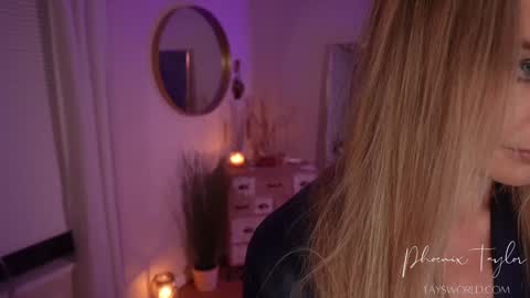 PHOENIX TAYLOR online show from November 2025 02:11:01 AM