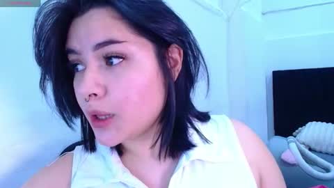 Snapshot of phylavell_ chatting on June 2026 12:47:01 AM phylavell_ online show from June 2026 12:47:01 AM