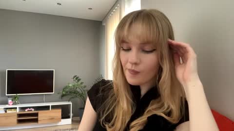 Kristie online show from June 2026 11:18:02 PM