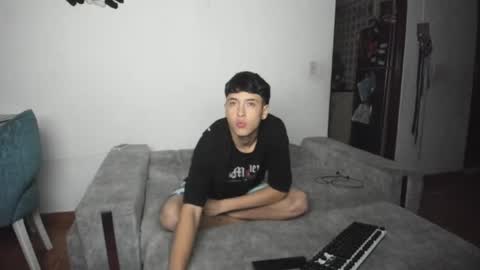 picaszomilos350 online show from December 2024 04:42:02 AM