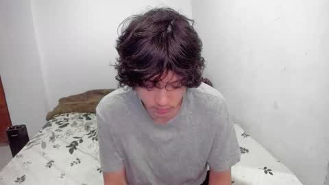 picaszomilos350 online show from November 2025 11:10:01 AM