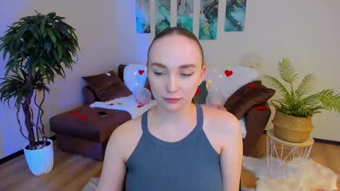 Emelie online show from February 2025 01:13:02 PM