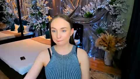 Emelie online show from March 2025 07:17:02 PM