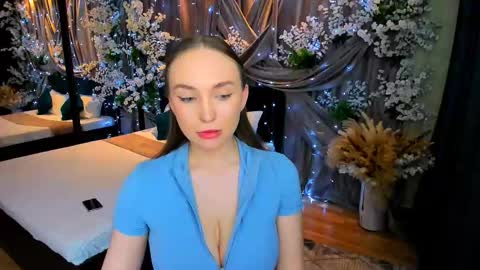 Emelie online show from March 2025 10:20:02 PM