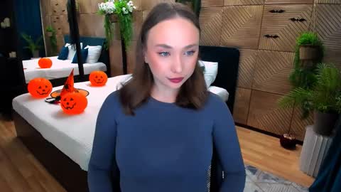 Emelie online show from November 2025 04:03:01 AM