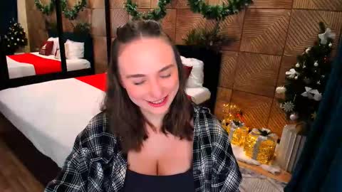 Emelie online show from December 2025 10:22:02 AM