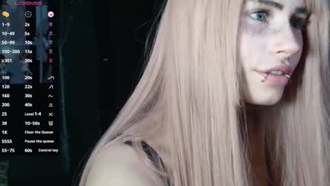 Piera online show from November 2025 07:02:01 PM