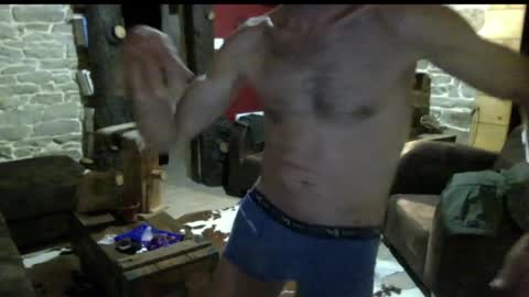 pierrohhh online show from April 2026 07:58:01 PM