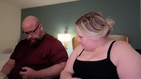 Snapshot of piggyrose chatting on February 2026 12:29:02 AM Piggy Rose online show from February 2026 12:29:02 AM