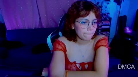 Snapshot of piixiie_d_oll chatting on June 2026 03:52:02 AM Andrea G online show from June 2026 03:52:02 AM