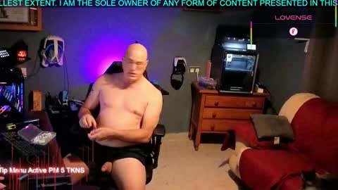 Snapshot of pilot_dave_69 chatting on October 2025 06:23:02 AM Dave online show from October 2025 06:23:02 AM