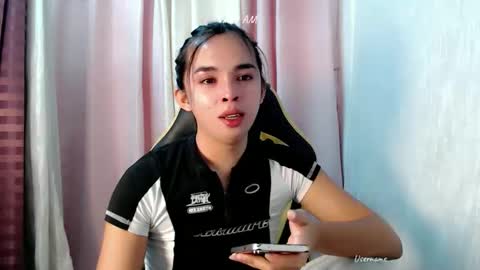 Snapshot of pinay_heart chatting on May 2026 06:27:01 PM heart online show from May 2026 06:27:01 PM