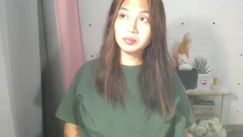 Snapshot of pinay_jenxx chatting on May 2026 05:45:01 AM Jen online show from May 2026 05:45:01 AM