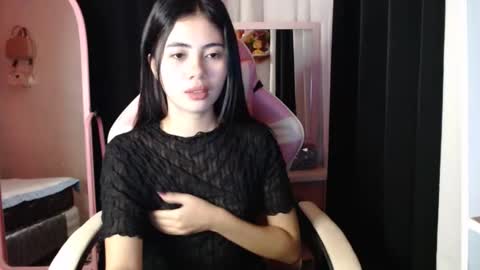 Snapshot of pinay_sharmelyn chatting on May 2026 05:12:02 PM sharmelynbebe online show from May 2026 05:12:02 PM