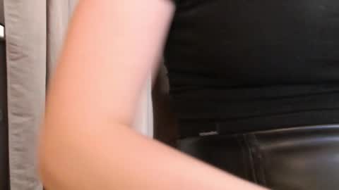       online show from September 2025 06:07:01 PM