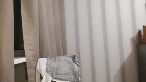       online show from November 2025 06:48:02 PM