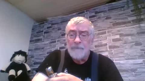 Snapshot of pinholder chatting on November 2025 01:11:01 PM Michael online show from November 2025 01:11:01 PM