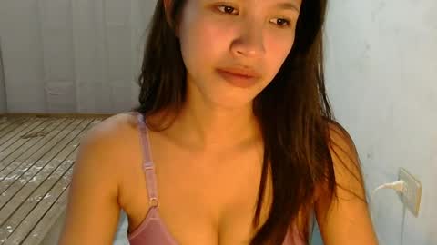 Snapshot of pink_bubbles011 chatting on May 2026 06:18:02 AM pink_bubbles011 online show from May 2026 06:18:02 AM