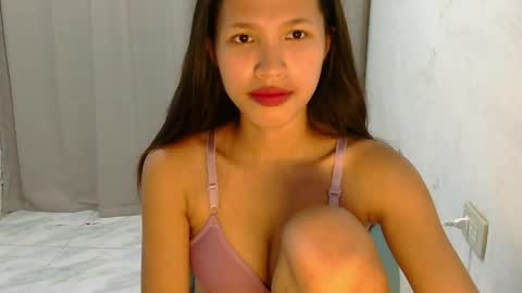 Snapshot of pink_bubbles011 chatting on May 2026 06:31:02 AM pink_bubbles011 online show from May 2026 06:31:02 AM