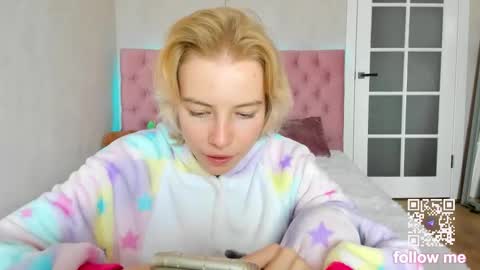 Snapshot of pink_lila18 chatting on October 2025 08:22:02 AM pink_lila18 online show from October 2025 08:22:02 AM