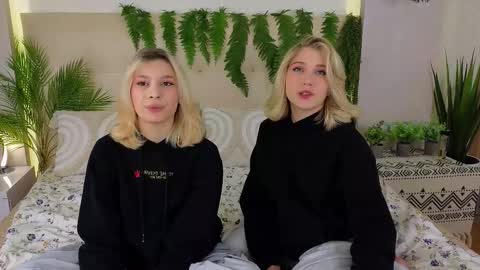 Snapshot of pinkadele chatting on September 2025 09:47:02 AM Adele online show from September 2025 09:47:02 AM