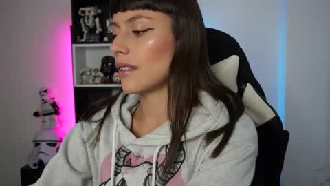 Emily online show from April 2026 08:18:01 PM