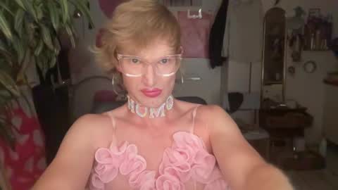 Snapshot of pinkfag chatting on July 2026 04:43:02 PM pinkfag online show from July 2026 04:43:02 PM