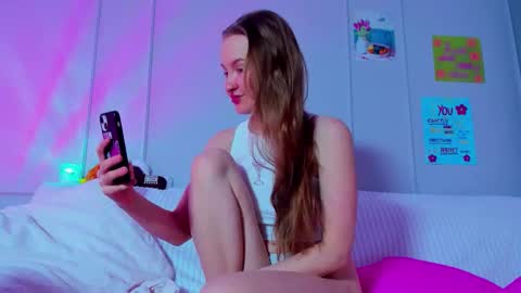 Snapshot of pinkk_lemonade chatting on February 2026 08:13:02 AM Mila online show from February 2026 08:13:02 AM