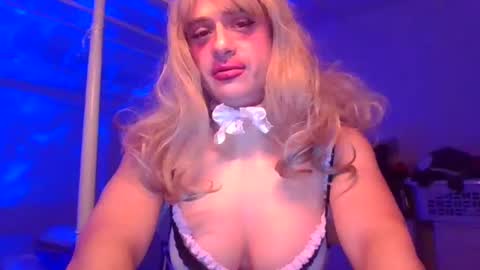 pinkpillbambi online show from February 2025 05:05:02 AM